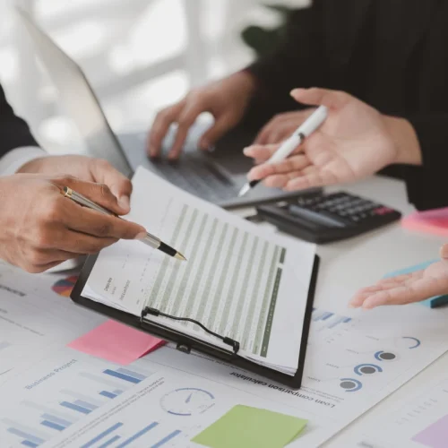 Notre Organisation atmosphere of a startup company meeting business 2023 11 27 05 34 11 utc qvoonqjtaww3zj0zcm0e80pn1j8unbhiwrs0dj32x4