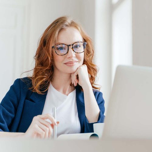 Notre Organisation successful professional female lawyer learns clien kggp6am qvoldwi6jll2jc6sf6d3596e5m1cpaowdjlpjrssy0